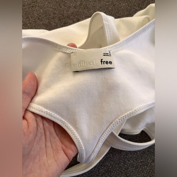 NWOT Aritzia Wilfred Free cross back bodysuit - Picture 4 of 4
